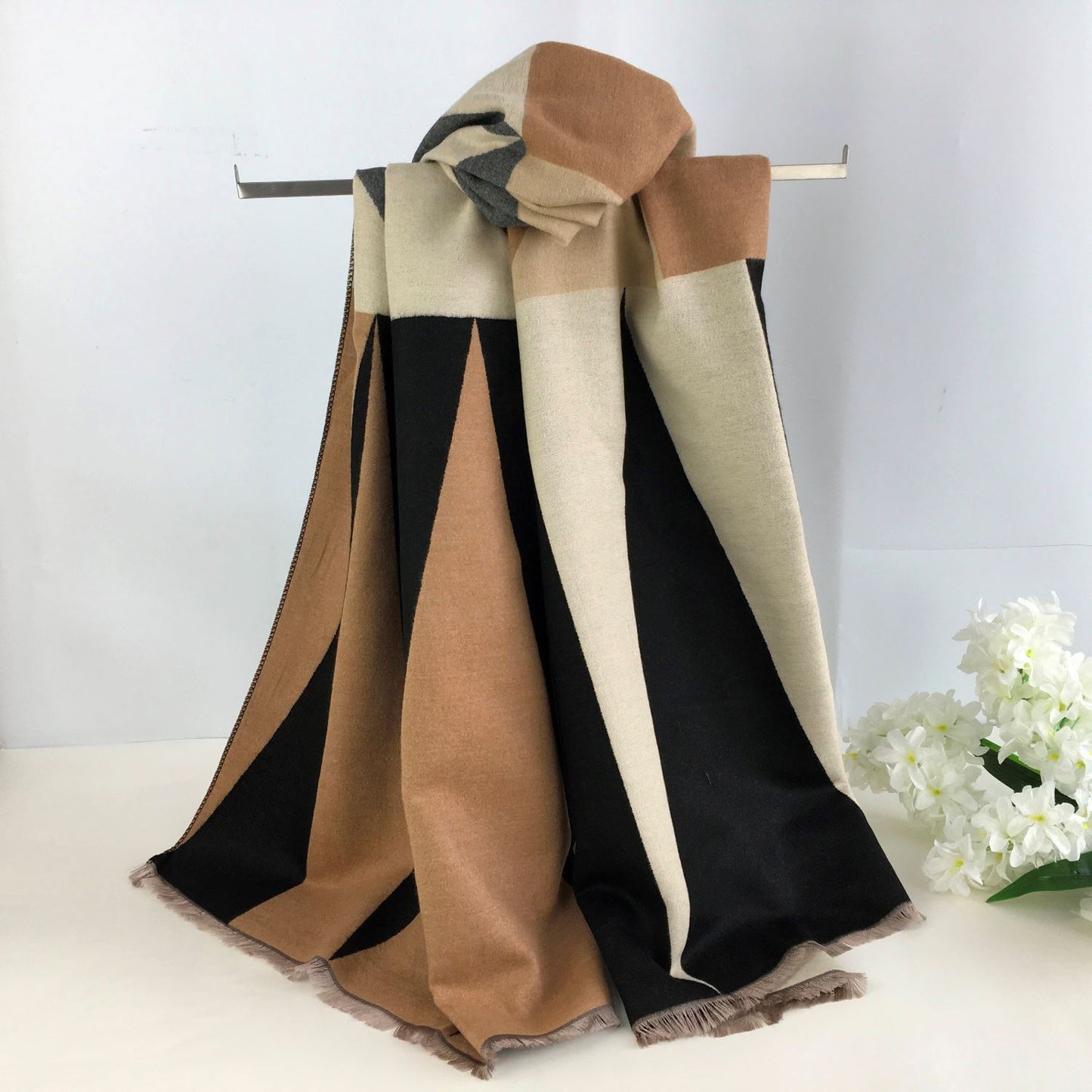 Ladies Black/Camel Scarf