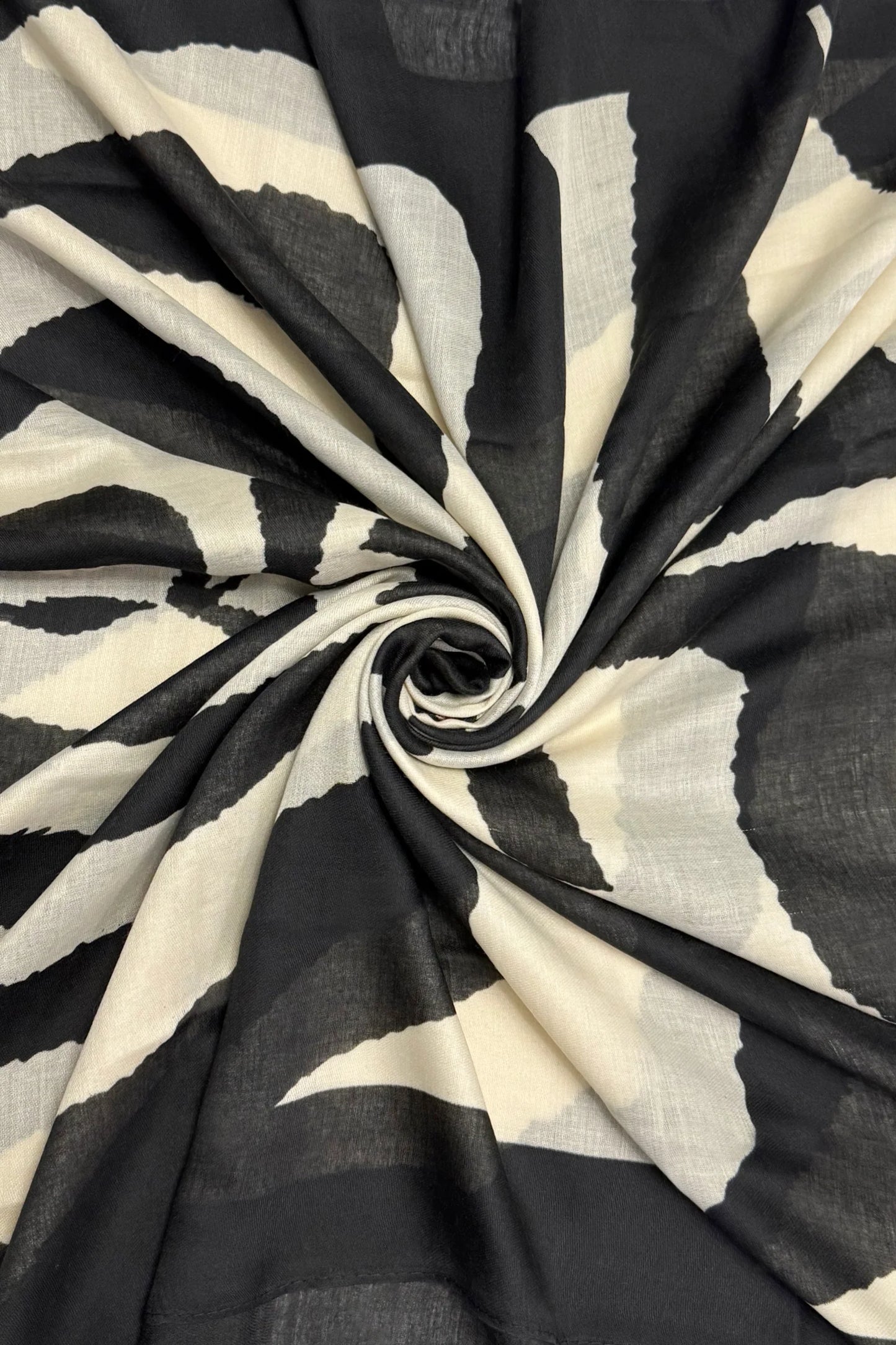 Graphic Heart Swirl Scarf