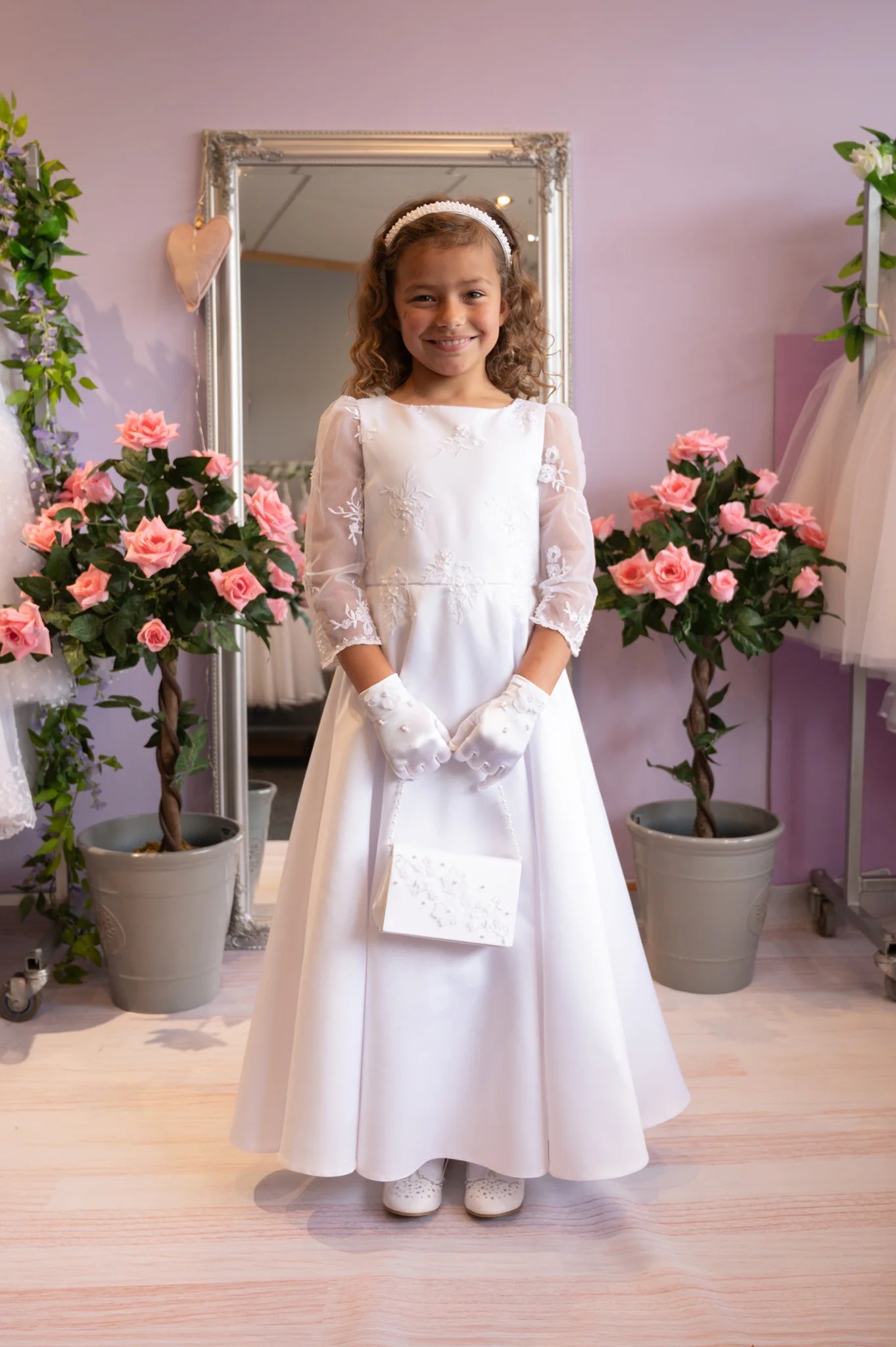 Paige Communion glove P323