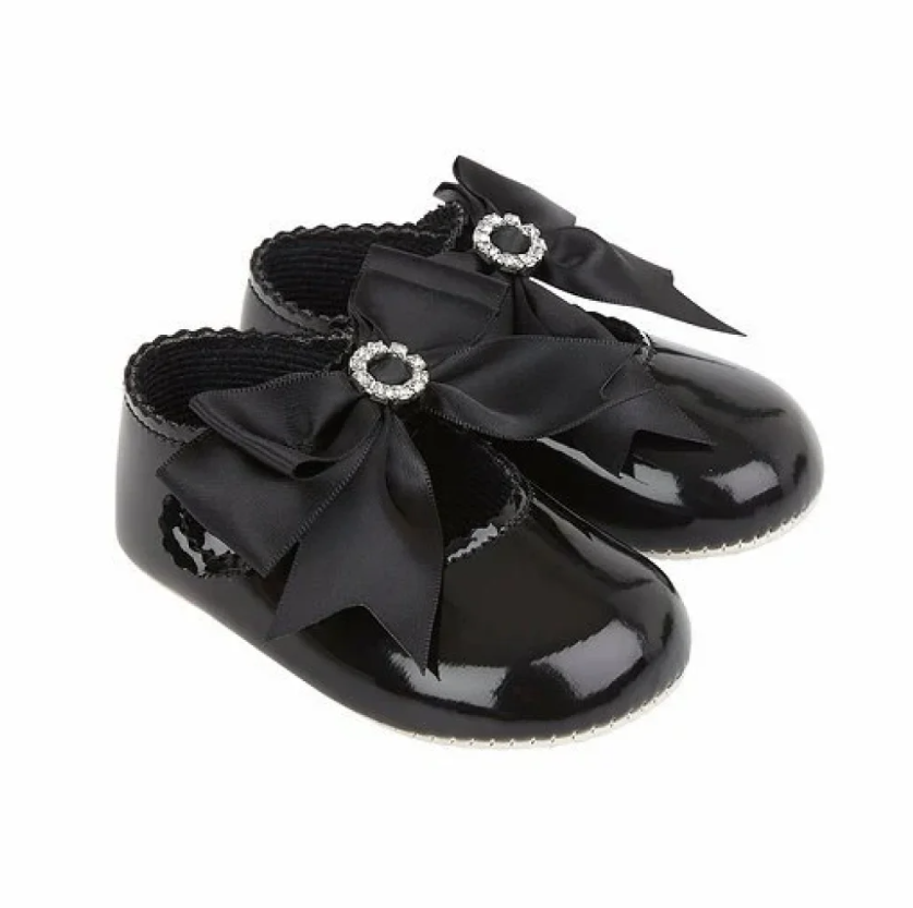 baby girls black bow and Diamanté soft sole shoe