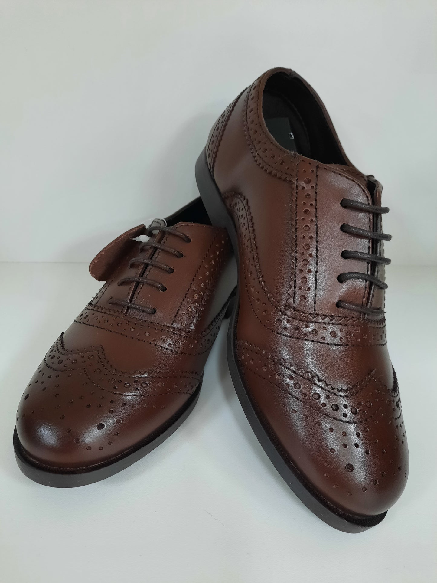 Girls brown broge shoe