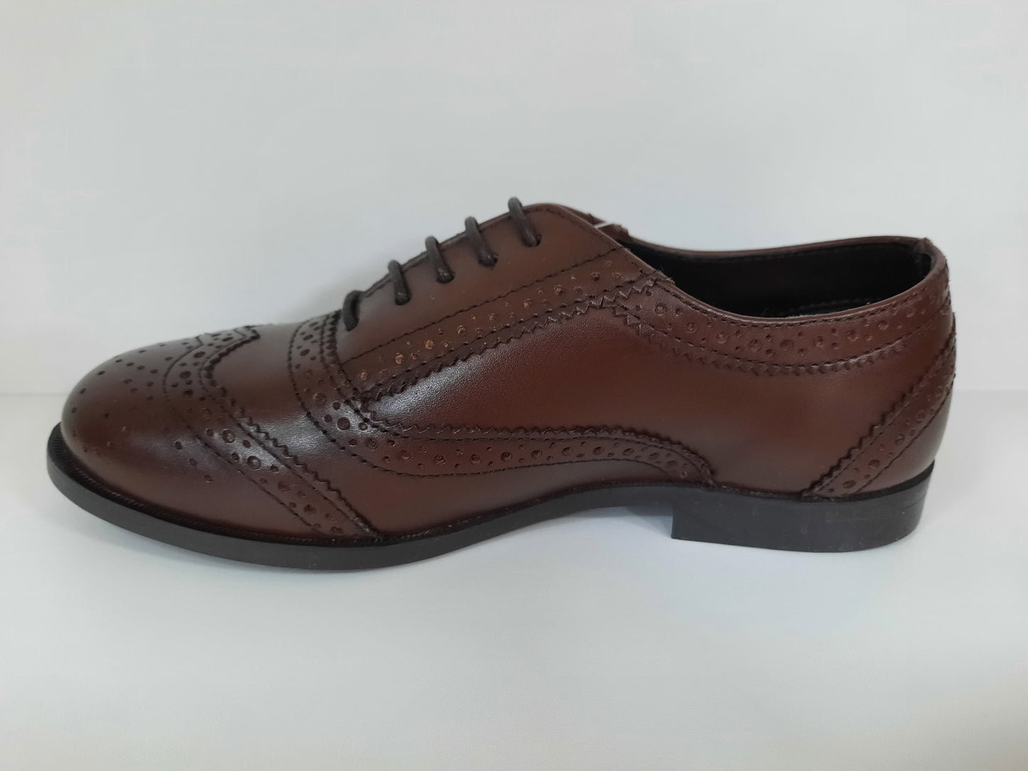 Girls brown broge shoe