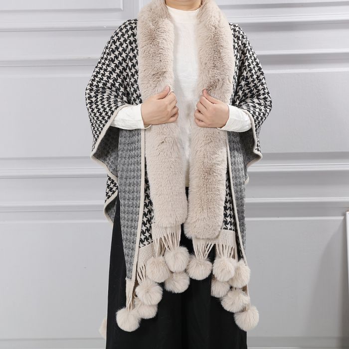 Dog Tooth Cape with Faux Fur Collar pe374