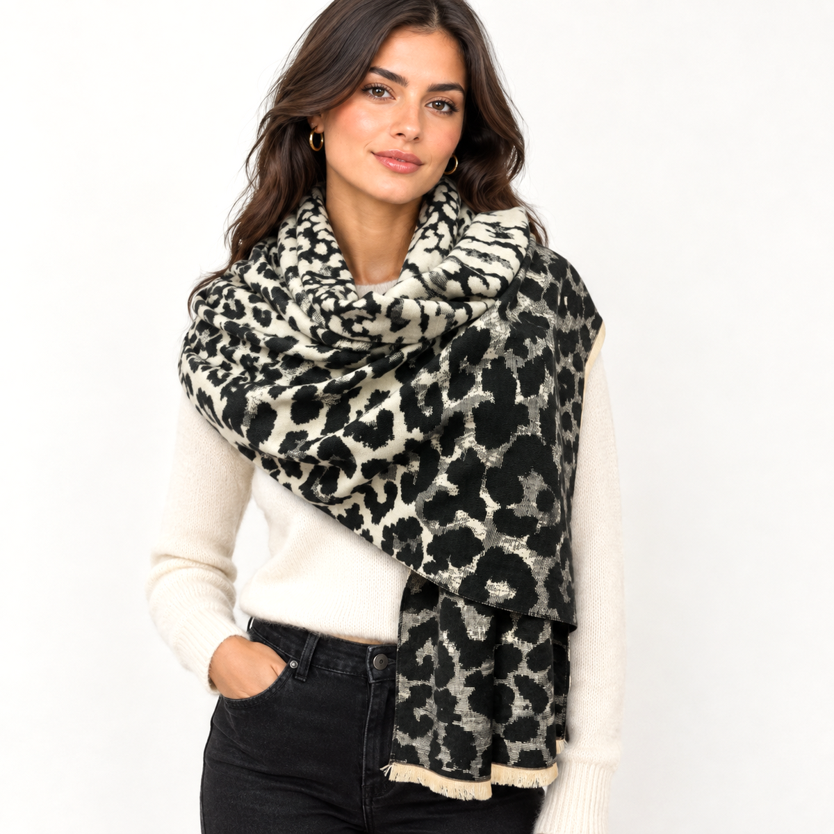Soft Reversable Leopard Patterned Black-white Scarf
Shawl Wrap