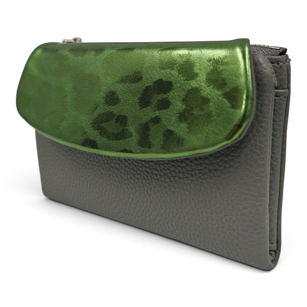 Soft PU Elegant metallic Leopard Print Green
Purse with Gift Box