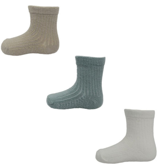 3pk Boys sage,bisuit and cream ribbed socks with spots on sole