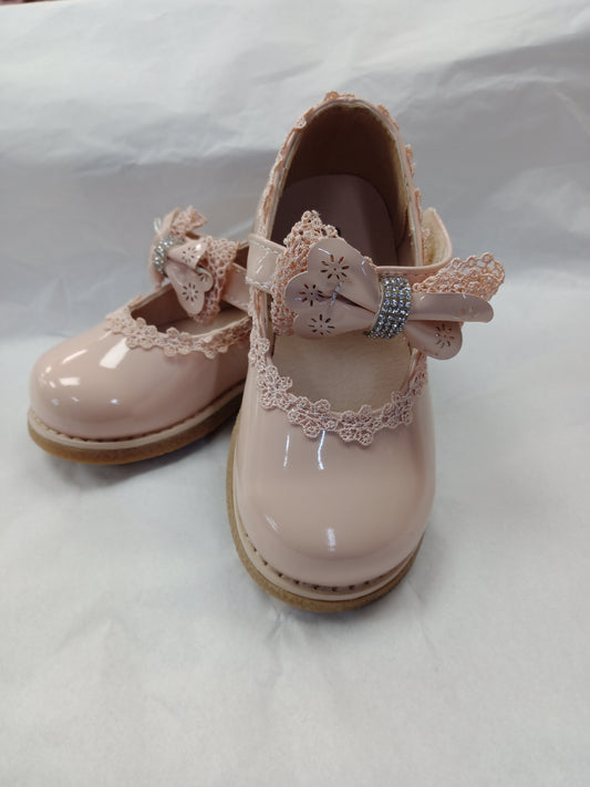 Beige Patent Shoe with Bow Strap