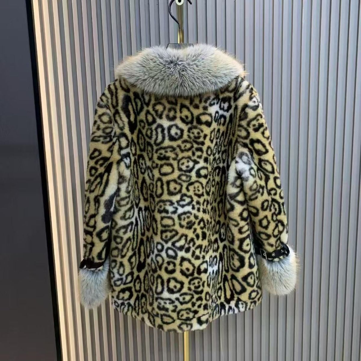 Leopard Print Coat With Collar and Cuff Fur Detailing