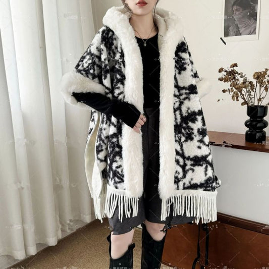 Monochrome Patterned Cape