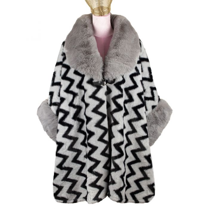 Poncho with Zigzag Pattern and Faux Fur Collar in Grey pe381