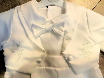 Boys White Christening 2Pce Formal Style Suit with Hat and Dickiebow