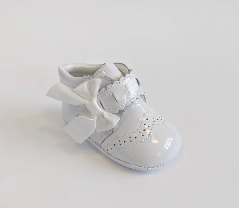 Baby Girls White Leather Soft Sole Shoe with Easy Velcro Fastening and Satin Bow Detail