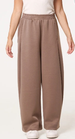 Essential Trouser With Pockets