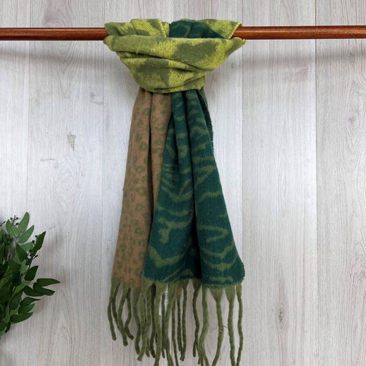 Green Contrasting Sides Winter Fringed Scarf