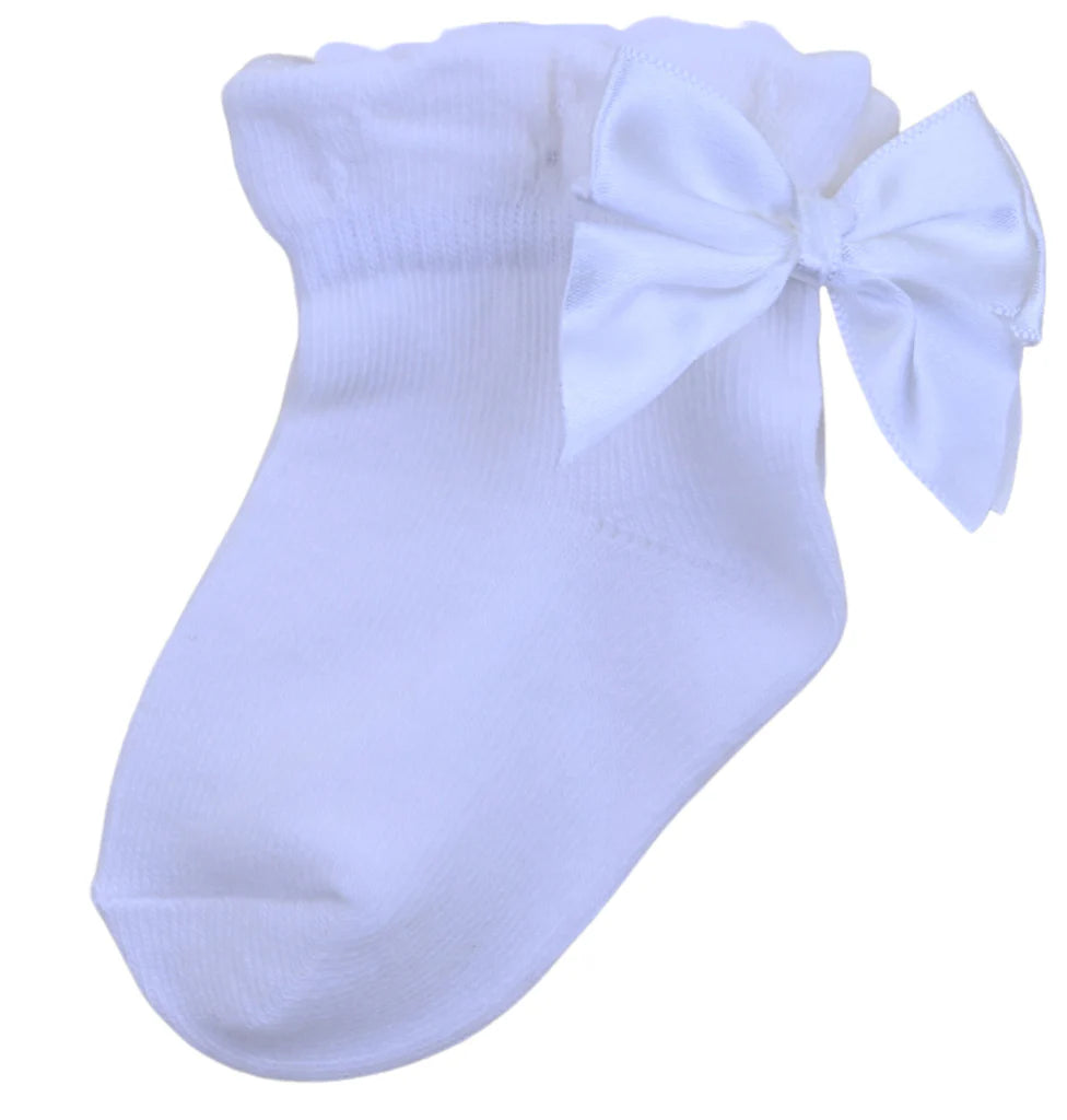 White Ribbon Ankle Socks
